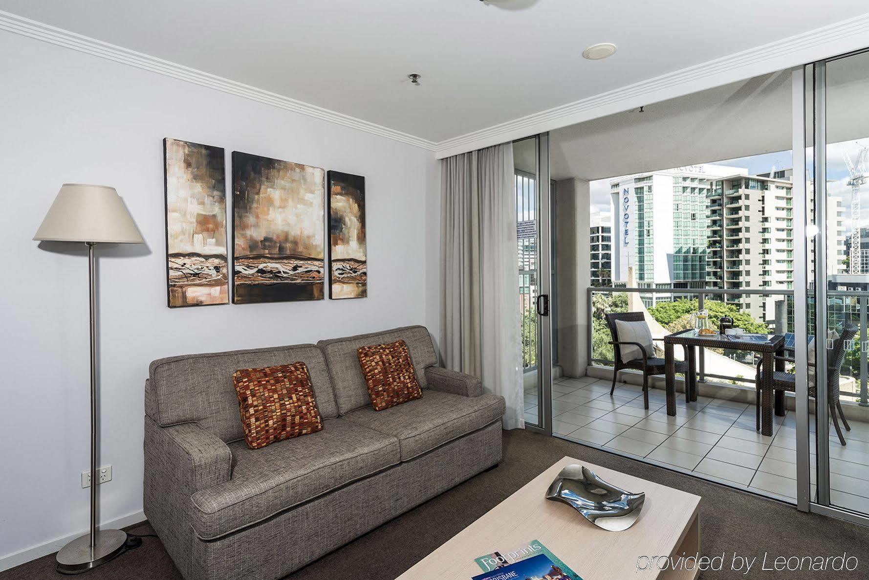 Oaks Brisbane Lexicon Suites Exterior photo