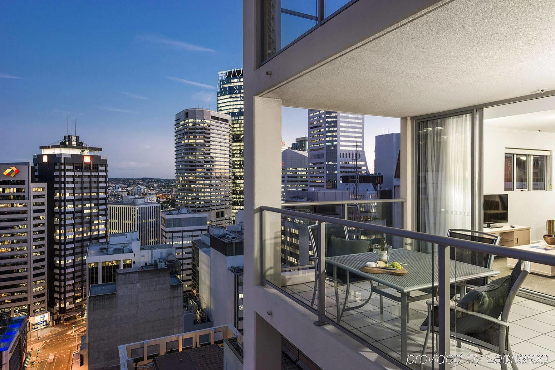 Oaks Brisbane Lexicon Suites Exterior photo