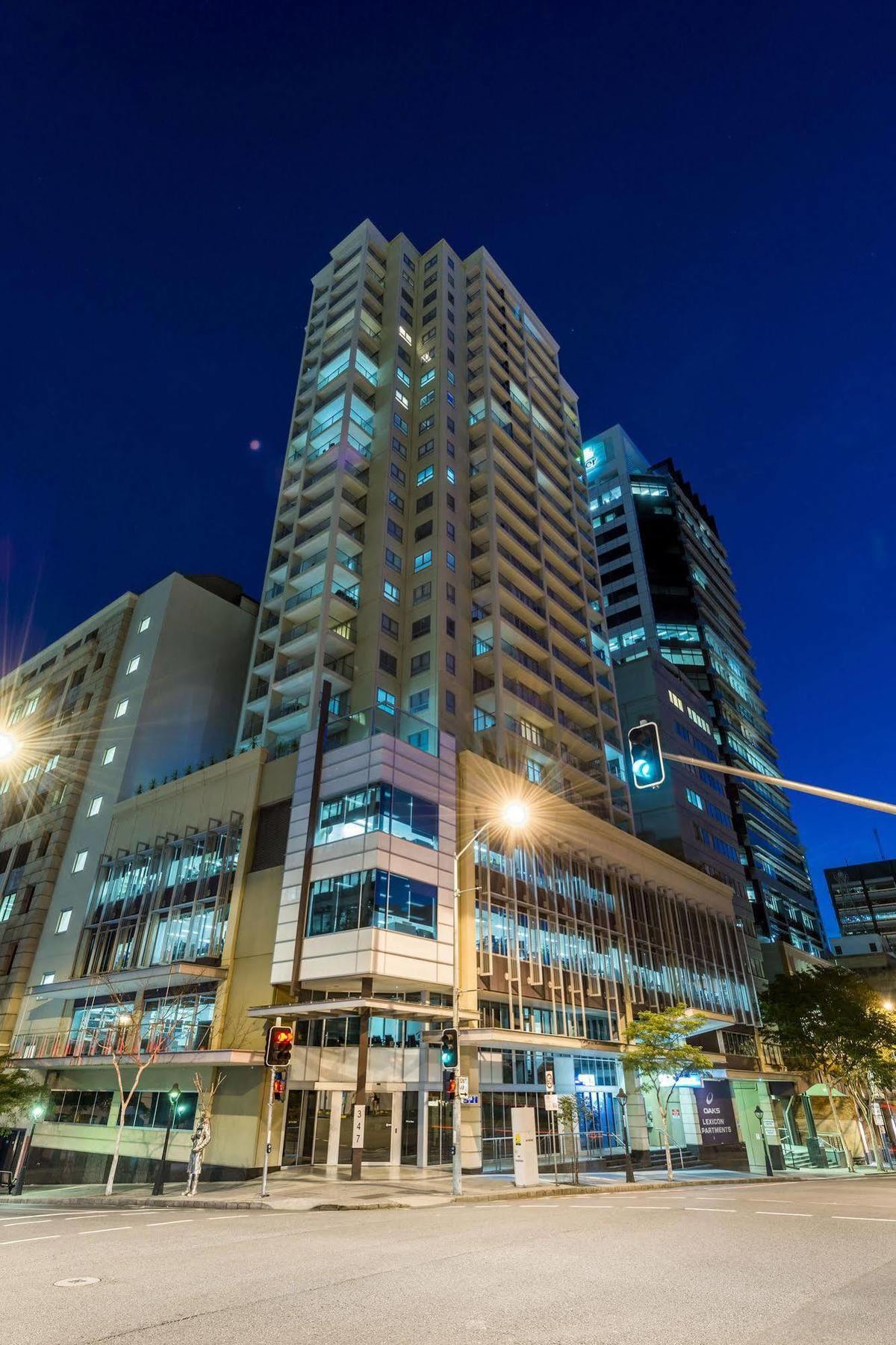 Oaks Brisbane Lexicon Suites Exterior photo