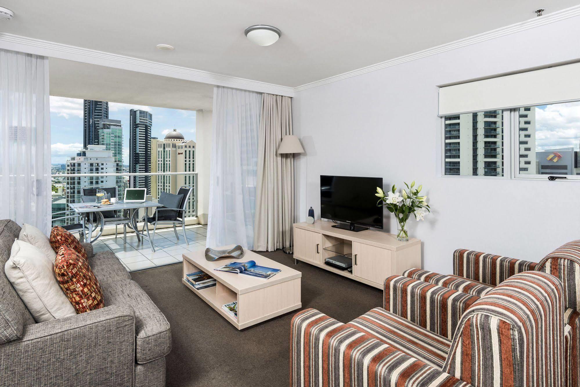 Oaks Brisbane Lexicon Suites Exterior photo