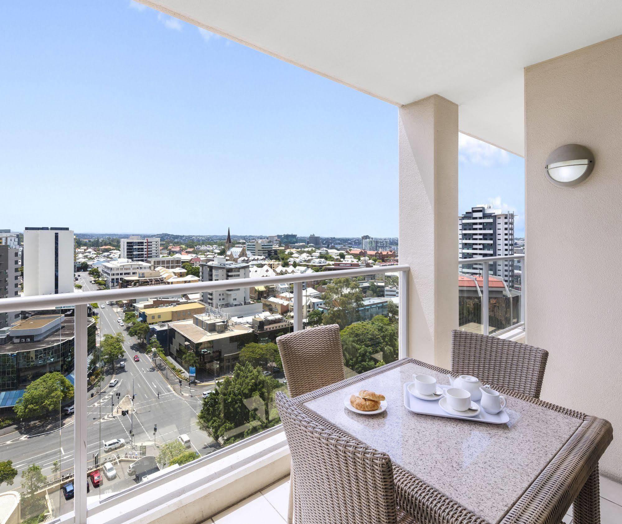 Oaks Brisbane Lexicon Suites Exterior photo